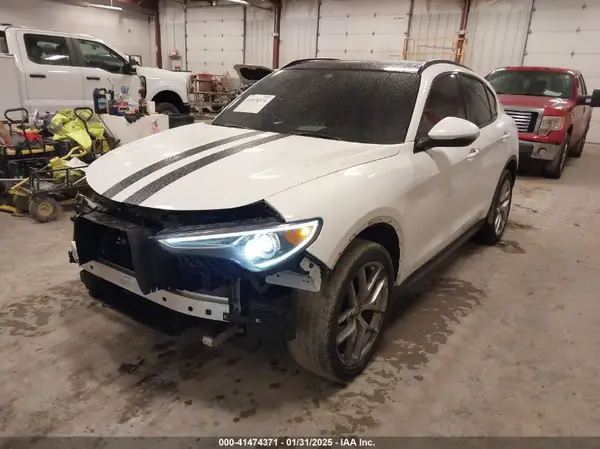 ZASFAKNN1J7B86316 2018 ALFA ROMEO STELVIO - Image 2