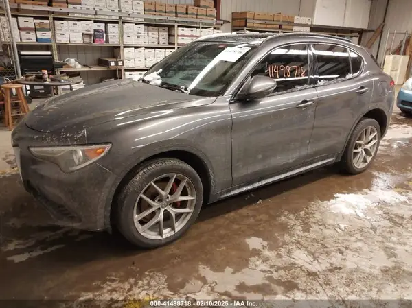 ZASFAKNN1J7B94464 2018 ALFA ROMEO STELVIO - Image 2