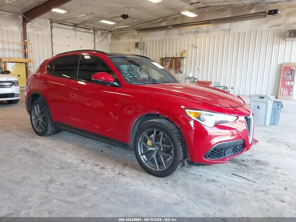 ZASFAKNN1J7C00084 2018 ALFA ROMEO STELVIO