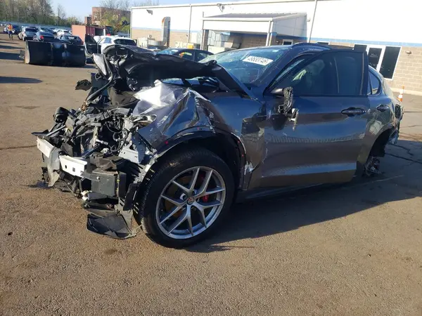 ZASFAKNN1J7C17807 2018 ALFA ROMEO STELVIO