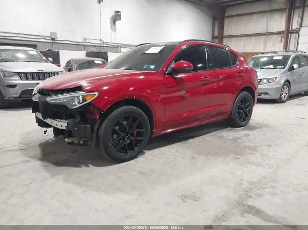 ZASFAKNN2J7B80881 2018 ALFA ROMEO STELVIO - Image 2