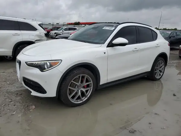 ZASFAKNN2J7B85742 2018 ALFA ROMEO STELVIO - Image 1