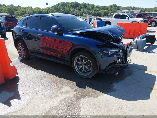 ZASFAKNN2J7B97406 2018 ALFA ROMEO STELVIO