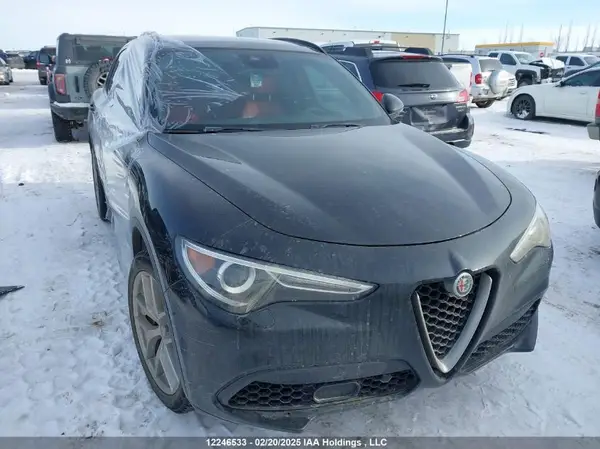 ZASFAKNN2J7C05245 2018 ALFA ROMEO STELVIO - Image 1