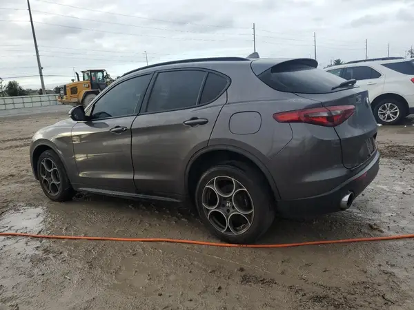 ZASFAKNN2J7C07805 2018 ALFA ROMEO STELVIO - Image 2