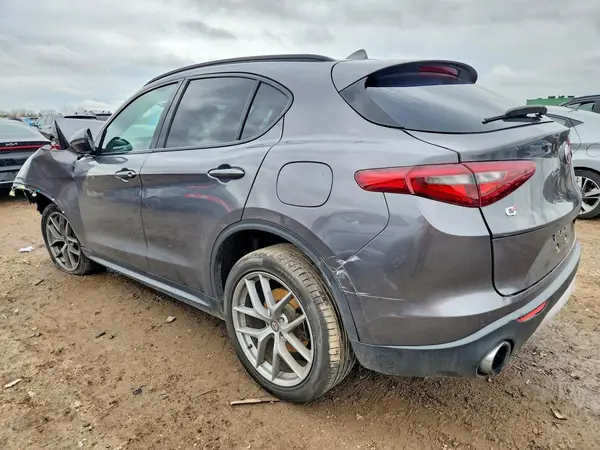 ZASFAKNN3J7B68965 2018 ALFA ROMEO STELVIO - Image 2
