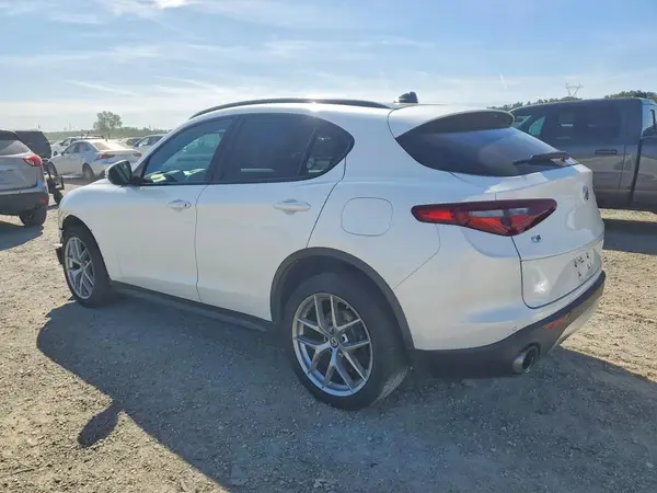 ZASFAKNN3J7B86236 2018 ALFA ROMEO STELVIO - Image 2