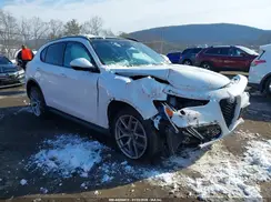 ZASFAKNN3J7B86401 2018 ALFA ROMEO STELVIO
