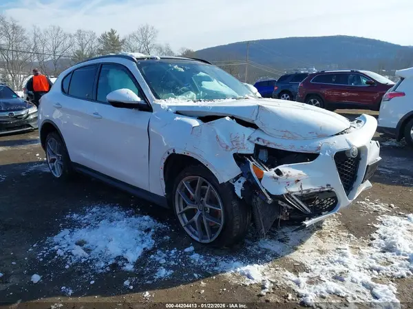 ZASFAKNN3J7B86401 2018 ALFA ROMEO STELVIO