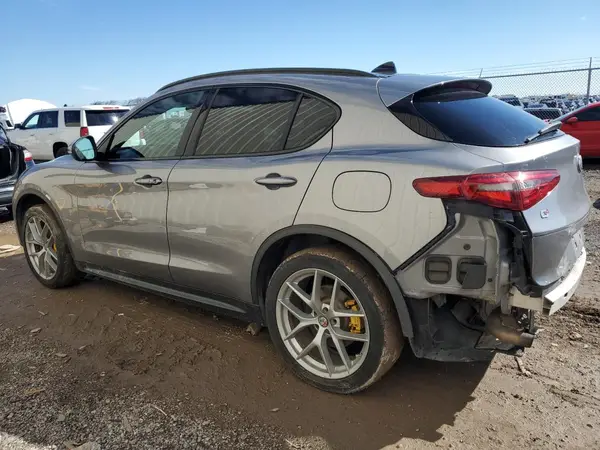 ZASFAKNN3J7B95177 2018 ALFA ROMEO STELVIO - Image 2
