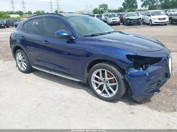 ZASFAKNN3J7C00135 2018 ALFA ROMEO STELVIO