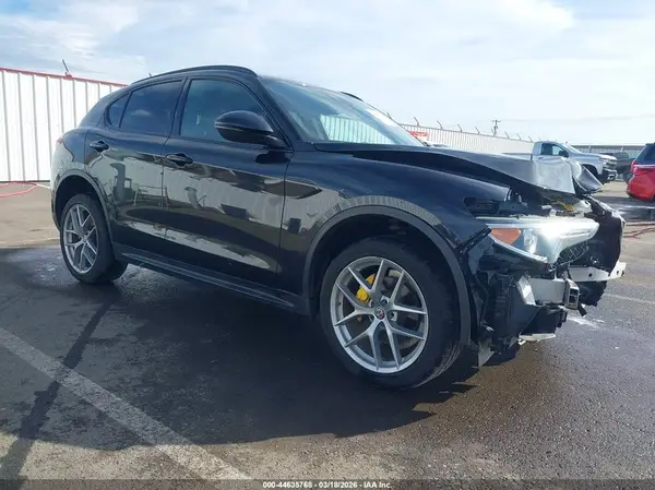 ZASFAKNN3J7C01639 2018 ALFA ROMEO STELVIO