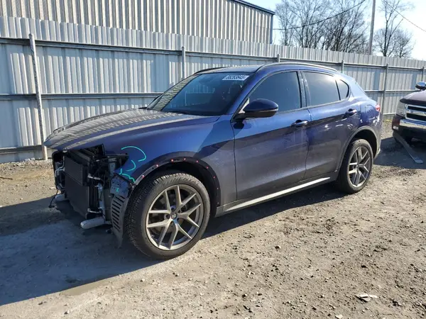 ZASFAKNN4J7B68893 2018 ALFA ROMEO STELVIO - Image 1