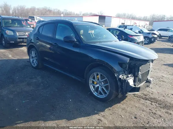 ZASFAKNN4J7B70238 2018 ALFA ROMEO STELVIO