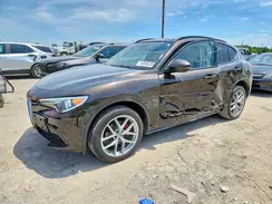 ZASFAKNN4J7C00323 2018 ALFA ROMEO STELVIO