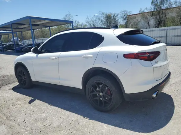 ZASFAKNN4J7C00791 2018 ALFA ROMEO STELVIO - Image 2