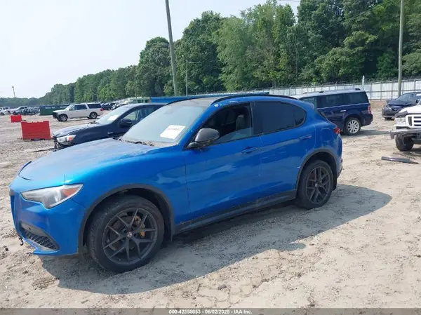 ZASFAKNN4J7C01052 2018 ALFA ROMEO STELVIO - Image 2