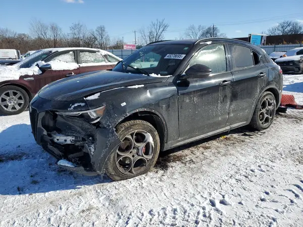ZASFAKNN4J7C05084 2018 ALFA ROMEO STELVIO - Image 1