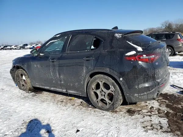ZASFAKNN4J7C05084 2018 ALFA ROMEO STELVIO - Image 2