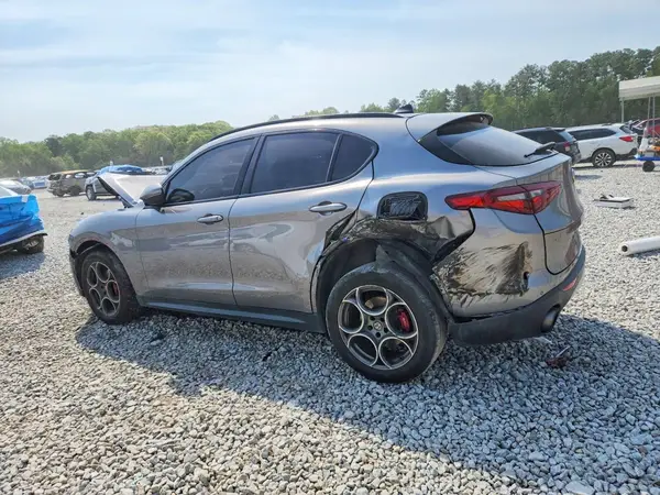 ZASFAKNN5J7B79367 2018 ALFA ROMEO STELVIO - Image 2