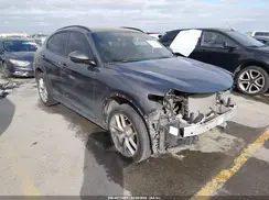 ZASFAKNN5J7B81765 2018 ALFA ROMEO STELVIO