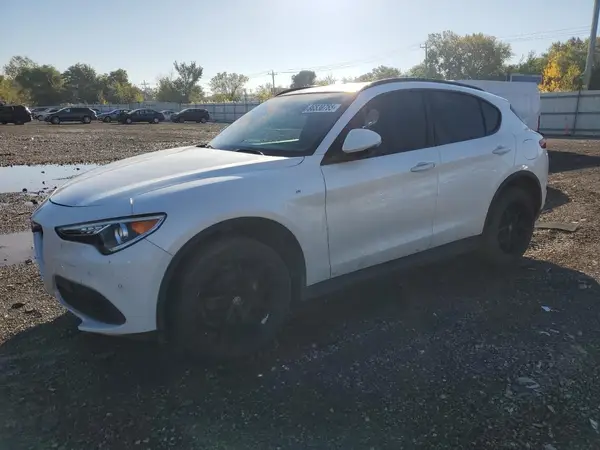 ZASFAKNN5J7B94449 2018 ALFA ROMEO STELVIO
