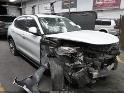 ZASFAKNN5J7C00721 2018 ALFA ROMEO STELVIO