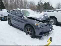 ZASFAKNN5J7C13677 2018 ALFA ROMEO STELVIO