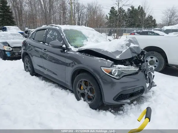 ZASFAKNN5J7C13677 2018 ALFA ROMEO STELVIO