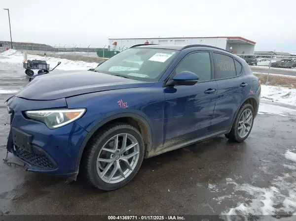 ZASFAKNN6J7B67213 2018 ALFA ROMEO STELVIO - Image 2