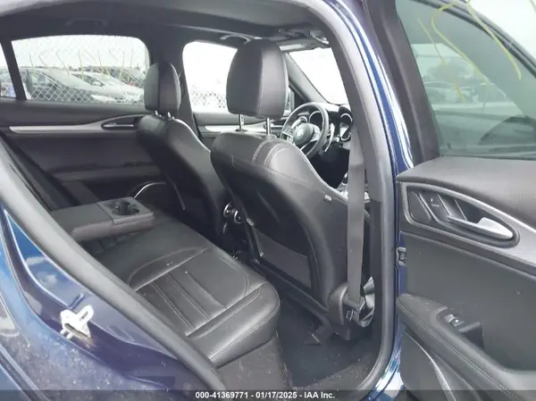 ZASFAKNN6J7B67213 2018 ALFA ROMEO STELVIO - Image 8
