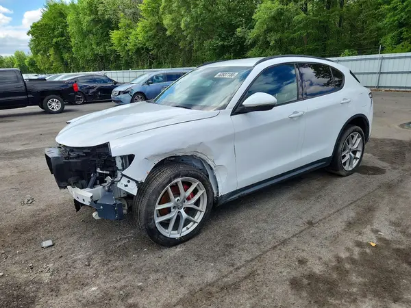 ZASFAKNN6J7B81614 2018 ALFA ROMEO STELVIO