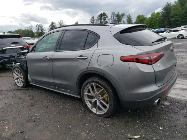 ZASFAKNN6J7B97554 2018 ALFA ROMEO STELVIO - Image 2