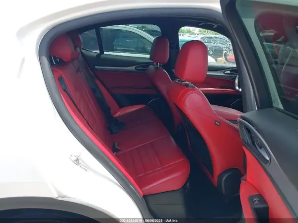 ZASFAKNN6J7C01635 2018 ALFA ROMEO STELVIO - Image 8