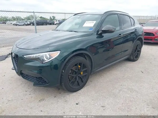 ZASFAKNN6J7C04051 2018 ALFA ROMEO STELVIO - Image 2