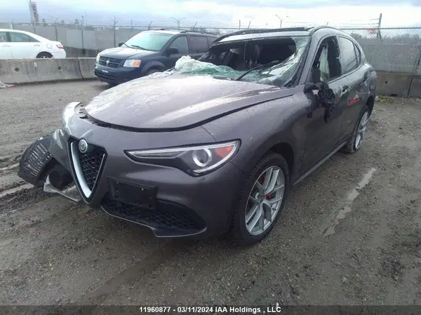 ZASFAKNN6J7C05068 2018 ALFA ROMEO STELVIO - Image 2