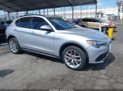 ZASFAKNN7J7B84361 2018 ALFA ROMEO STELVIO