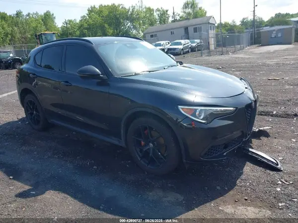 ZASFAKNN7J7B87597 2018 ALFA ROMEO STELVIO - Image 1