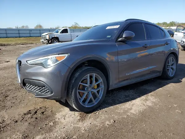 ZASFAKNN7J7B98695 2018 ALFA ROMEO STELVIO - Image 1
