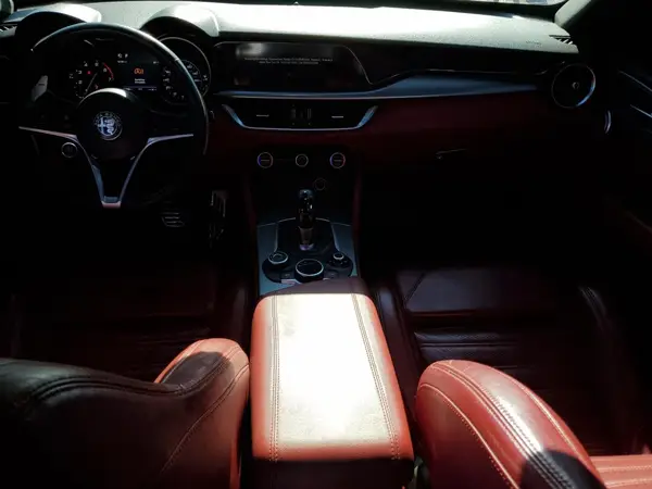 ZASFAKNN7J7B98695 2018 ALFA ROMEO STELVIO - Image 8