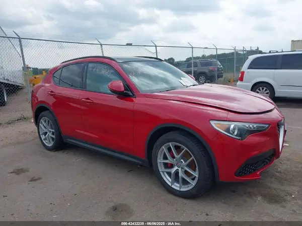 ZASFAKNN7J7B99393 2018 ALFA ROMEO STELVIO - Image 1