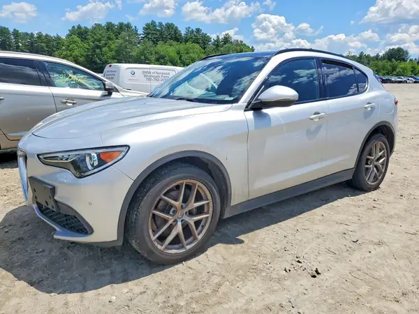 ZASFAKNN7J7B99636 2018 ALFA ROMEO STELVIO