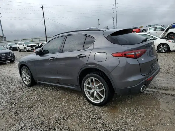 ZASFAKNN8J7B65799 2018 ALFA ROMEO STELVIO - Image 2