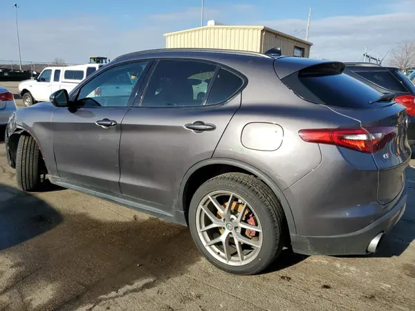 ZASFAKNN8J7B79024 2018 ALFA ROMEO STELVIO - Image 2