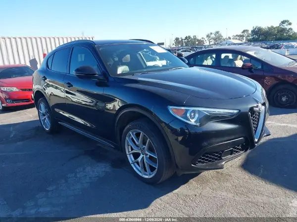 ZASFAKNN8J7B82795 2018 ALFA ROMEO STELVIO