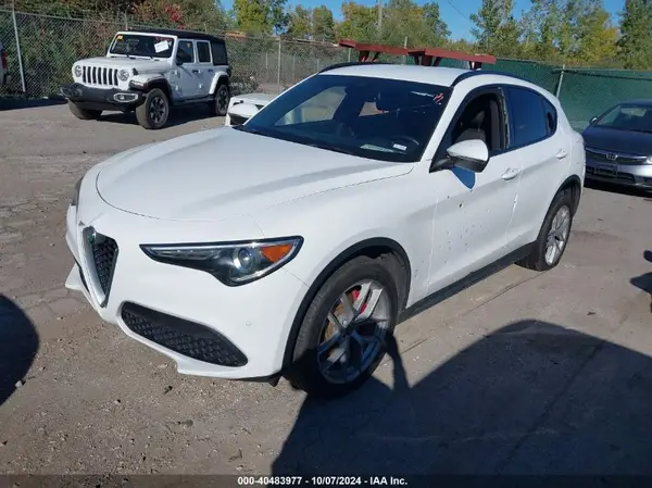 ZASFAKNN8J7B84353 2018 ALFA ROMEO STELVIO - Image 2