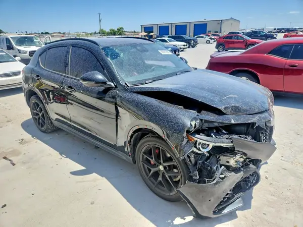 ZASFAKNN8J7B91335 2018 ALFA ROMEO STELVIO