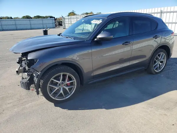 ZASFAKNN8J7B92257 2018 ALFA ROMEO STELVIO