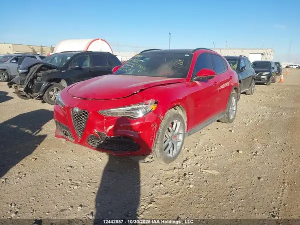 ZASFAKNN8J7C02060 2018 ALFA ROMEO STELVIO - Image 2