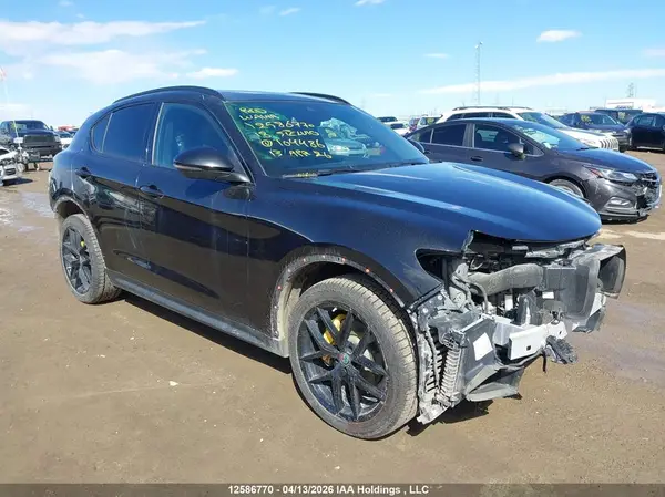 ZASFAKNN8J7C04486 2018 ALFA ROMEO STELVIO
